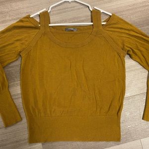 Anthropology Peek-a-boo shoulder sweater size Medium